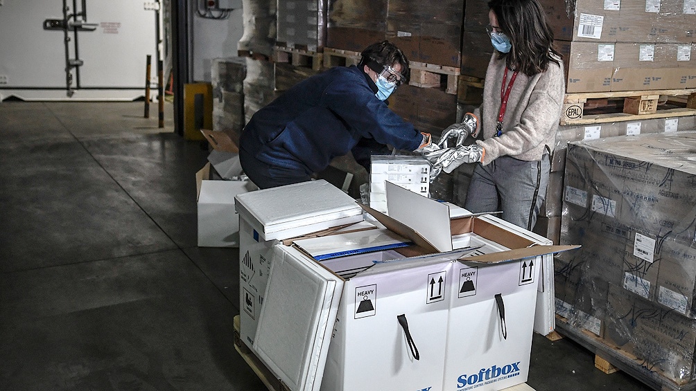 Llega el primer lote de vacunas Pfizer contra el coronavirus